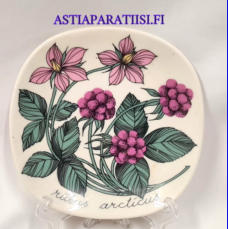 ARABIA,Sein�lautanen " Mesimarja " Rubus arcticus , Botanica,Design:Esteri Tomula,Tuotannossa 1982-1986-luku,Korkeus n. 12 cm, leveys n. 12 cm,1 kpl,48 � /kpl ( Tuote nro / Item #135E )