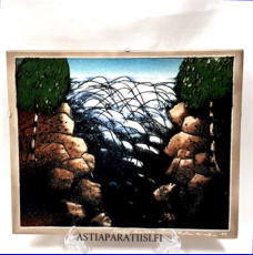 ARABIA, Sein�laatta " Koski ", Design:Helj� Liukko-Sundstr�m, Valmistettu 1987,Korkeus n. 20,8 cm, leveys n. 25,5 cm,155�( Tuote nro / Item #135HL )