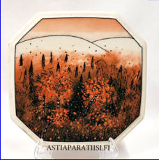 ARABIA, Sein�lautanen  " Syksy ""  Autumn Ruska " Suunniteltu Finnairille, rajoitettu m��r�, Design:Helj� Liukko-Sundstr�m, Korkeus n. 15 cm, leveys n. 15 cm 35 �( Tuote nro / Item #257HL )