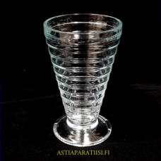 RIIHIM�EN LASI, jalallinen cocktail / J��tel�malja Design:Aino Aalto,Tuo tannossa 1930-1980,Korkeus n.12,3 cm ,halkaisija n.7,5 cm, 4 kpl,22 �/kpl,( Tuote nro / Item #253J )