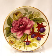 KERMANSAVI sein�lautanen, Kukkiva puutarha, k�sin maalattu, aito kultareunus,halkaisija n.19,5 cm,1 kpl,55�/kpl