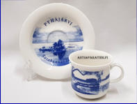 ARABIA, erikoiskahvikuppi Arctica Satakunnan helmi Pyh�j�rven rannasta kuvia,Kupin korkeus n. 6,5 cm, halkaisija n.7,2 cm, 1 kpl, 28�/kpl ( Tuote nro 162 Q )