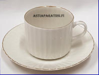 ARABIA,Kultapiisku kahvikuppi kultaisella reunuksella ja korvalla,Design:Kaj Franck,Kupin korkeus n. 5,6 cm, halkaisija n. 7 cm,Suunniteltu vuonna 1957-1970, 0 kpl ( Tuote nro 176Q )