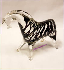 KUMELA, lasihevonen.Design:Armando Jacobino,korkeus n. 9,5 cm, leveys n. 12 cm.0kpl