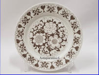 ARABIA,Gardenia pullalautanen / leip�lautanen,malli E, ruskea,Design:Esteri Tomula (koriste), G�ran B�ck (malli),lautanen halkaisija n.17 cm,Suunniteltu vuonna 1968 (malli), 1969 (koriste), 5 kpl,34�/ kpl ( Tuote nro 121PL )