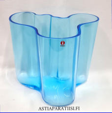 IITTALA, "Savoy"  vaaleansininen  maljakko ,Design:Alvar Aalto.Merkitty Alvar Aalto Iittala,Korkeus 16 cm, halkaisija n. 20 cm 2kpl,175� /kpl ( Tuote nro / Item #106MA )