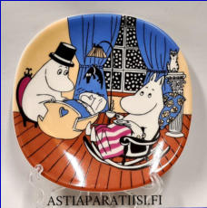 ARABIA,Muumi sein�lautanen Rauhallinen hetki (1995-2002),Moomin wall plate A Quiet Moment,Design:Tove Slotte-Elevant / Tove Jansson,Leveys n. 12 cm, korkeus n.12 cm,1 kpl,98�/kpl,( Tuote nro 264M )