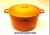 H�GFORS, suuri valurauta  emaloitu pata,Sis�puolella pient� k�yt�n j�lke�,halk. n.22cm, kork. n.12,2cm, 1kpl, 65�/kpl