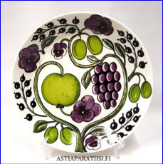 ARABIA,Paratiisi purppura matala alkuruokalautanen,Design:Birger Kaipiainen, alkuper�istuotantoa.Suunniteltu vuonna 1969,halkaisija.n.20,8 cm,7 kpl,55�/kpl ( Tuote nro 102R )