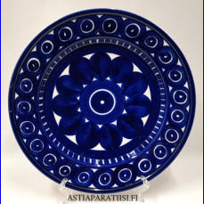 ARABIA,Valencia,matala ruokalautanen,k�sinmaalattu,ja signeerattu,Design:Ulla Procop�, .Suunniteltu vuonna 1960,halkaisija.n.25 cm,2 kpl,75�/kpl,( Tuote nro 106R )
