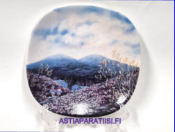 ARABIA,Sein�lautanen  Kev�inen Lappi, Design: Anita Rantanen-Siewers,Mitat Korkeus n. 12 cm, leveys n. 12 cm,1kpl.25�/kpl,( Tuote nro 200AM )