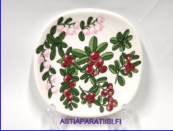 ARABIA,Sein�lautanen Puolukka,Design:Kerttu Nurminen,Valmistusvuosi 1990-luku,Mitat Korkeus n. 12 cm, leveys n. 12 cm,1kpl.49�/kpl,( Tuote nro 210AM )