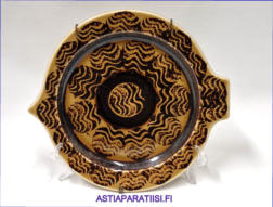 ARABIA,Kalalautanen k�sinmaalattu, Design: Gunvor Olin-Gr�nqvist,Signeerattu Arabia Finland  GOG,1970-luku,Mitat Korkeus n.21 cm, leveys n.22,5 cm,1kpl.120�/kpl,( Tuote nro 230AM )
