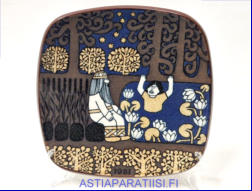 ARABIA, Vuosilautanen 1981,Design:Raija Uosikkinen,halkaisija .n. 20,5 cm X20,5 cm, 1kpl. 25�/kpl,( Tuote nro 108AM )