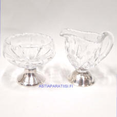 RIIHIM�EN LASI,kermakko ja sokerikko,Design:Aimo Okkolin,hionta kristalli,hopeajalka, Kermakko korkeus:n. 9,3 cm, Halkaisija: n.6,2 cm,Sokerikon korkeus:n.7,8 cm, Halkaisija:n.7,6 cm, pari,160�  ( Tuote nro / Item #111S )