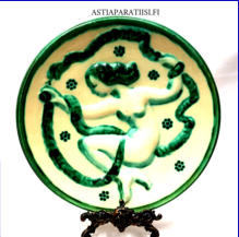 KUPITTAAN SAVI, taidekeramiikka Vati  punasavea Keinumorsian,Design:W�in� Aaltonen,mitat Halkaisija n.35 cm, 389� ( Tuote nro / Item #112F )