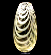 KUMELA, lasimalja, Design:Maija Carlson,1950-luvulta,ei signeerattu,korkeus n.18,5 cm, leveys n. 9 cm,1kpl,120�