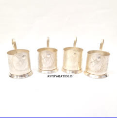 Ven�l�inen vintage, hopeanv�rist�  teelasin pidikett� ,Korkeus,n.8,5 cm, halkaisija 7 cm,4 kpl, 120�/yht,( Tuote nro 199TA)